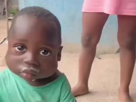 十二少来自亲姐姐爆炸妹的压制,不愧是爆炸妹!
素材来源@哎呦喂你江哥 @超人阿超(江哥)
#姐弟 #非洲十二少 #非洲生活