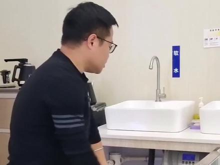 #软水机 日常使用要注意这几点,别到时候安装了变成个摆设,日常使用保证有#软水盐 检查再生周期,检查#软化树脂 是否失效#净水小龙哥 #全屋净水