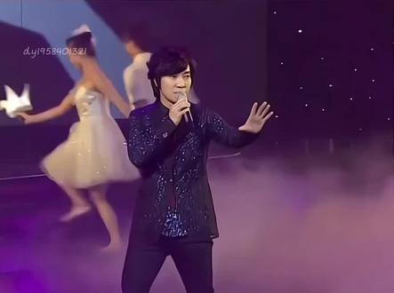 #邰正霄《九百九十九朵玫瑰》#当熟悉的旋律响起,仿佛又回到了那个听磁带的年代#经典怀旧老歌