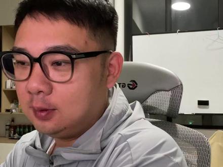 点评梅西靠造谣?李老八:实事求是,从来不胡说八道!#梅西 #李老八 #抽象 #地上足球