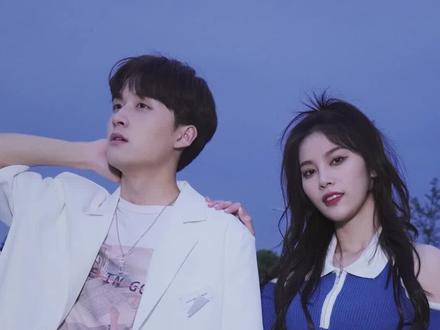 姐妹约会,快乐加倍!那就把男朋友当姐妹一起拍组辣妹照吧!