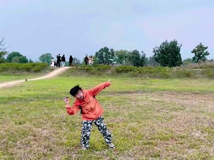 星辰REB仿真纸飞机
能飞超远,还能自己回旋回来
三年级小朋友手把手教你折
详细教程,一看就会!
纸飞机教程
#星辰REB纸飞机
#小学生手工
#会回旋的纸飞机
#亲子手工