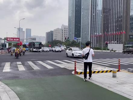 #城市公交 #东方巴士 #吉利星际客车 666路吉利C10E上线首发,除了666路,今日691路,632路也同时上线。