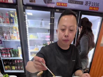 (19)天 后夫妻开电车武汉自驾新疆第19天。在厦门休息的一天,中午停车场煮面条,晚上陪老公吃点喝点,贵州地摊火锅好吃#夫妻自驾游 #自驾游 #电车自驾#自驾新疆 #床车自驾游