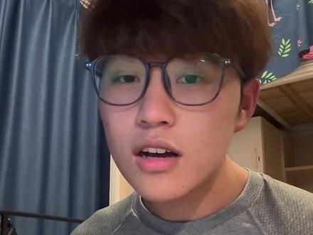 我看到大家花米去找人修改简历,其实你完全可以使用ai帮你润色#简历#大学生#秋招#豆包app