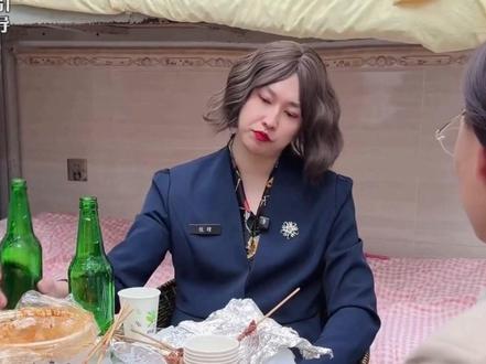 谁还没磕周小闹里的吴杨CP?真的磕疯了! 吴经理和杨经理一句
“我们俩最好,天下第一好”
直接把我磕活了!
从硬磕到真甜,这对CP我锁死了🔒#周小闹 #紫薯精 #口播 #磕cp的快乐