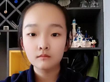 用心教数学,用爱育成长
欢迎加入我们,让孩子轻松学好数学!
#小学数学#数学手工#用A4纸做圆柱