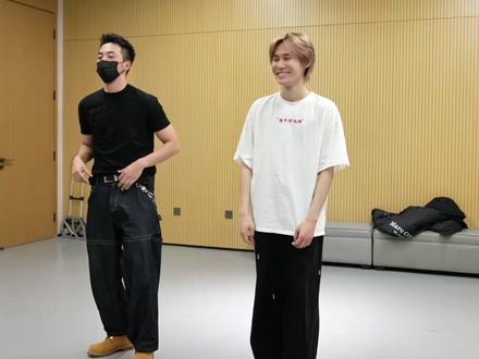 张真源在新音纪录片来了@正缘与冬🧊 @源味奶茶^O^ @微积分小甜豆 @七怪