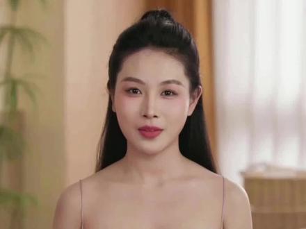 7商家页面装修.mp4 7如何做好商家页面的装修
企业号用户呢
可以在自己的抖音商家主页
配置自己的企业信息资料
和不同类型的商家主页模板
商家模板包含官网主页
官方相册、店铺活动
在线预约服务、产品特色服务等
商家模块
可以帮助企业向用户展示产品和服务
帮助企业更好的留资获客
下面呢,我们通过一些优秀案例
来给大家介绍商家页面的功能
并详细讲解
商家页面的搭建过程
我们首先看到是企业信息
包含了主页的链接、联系电话、门店地址
营业时间
应用下载
我们可以有选择的
把它们展示到我们企业的信息页面
比如实体餐饮
可以展示营业时间和线下的门店
考虑到营业时间的特殊性
把营业时间列出来
方便用户呢能够在正确时间到店消费
接下来呢是商家页面的搭建
商家页面呢包含官网主页
产品服务、店铺的活动
在线预定
特色服务、线下门店优惠券
限时团购、官方相册、团队成员
团购聚合等
我们可以按需求新建模板
上传所需要的资料就OK #企业号 #企业号推广 #企业号运营 #企业推广 #八方资源网