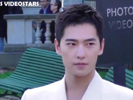 原来大家见到大帅哥发出的惊叹声都是一样的啊🤔 #杨洋 #怼脸拍#追星日常