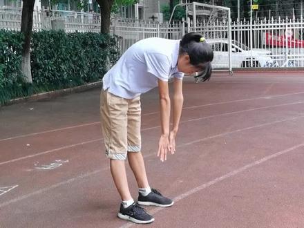 体质健康达标体,前屈满分秘籍。测试前做这个动作轻松涨10厘米。转发给有需要的人#体育训练#体前屈 #体前屈辅助练习 #体质健康测试 #体育训练
