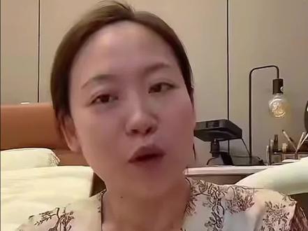 从漂亮国到他的城市 我又要飞8个小时 在我手机没有网络的这8个小时里 他跟我坦白了一切#杨怼怼