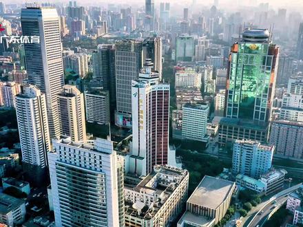 #广东广播电视台全运频道正式启动 2025年8月1日,广东广播电视台在台演播厅举行十五运会和残特奥会倒计时100天暨全运频道正式启动特别活动。围绕“十五运看广东”宣传大主题,正式启动广东广播电视台全运频道,并携手港澳及省内省外多家合作单位发布系列活动项目和融媒产品。#十五运会倒计时一百天