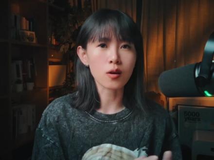 【免费分享】一次性接入多模型同时出图教程 我vibe code了一个无限画布,可以一次性接入香蕉、即梦、flux、万相等主流成图模型,多模型同时出图,无水印,可自定义尺寸精度,想生成几张就生成几张,今天就将这套玩法免费分享给你。与其订阅中间商平台的会员,不如自己动手,这种程度的「无限画布」对于Claude Code这些AI Agent而言,毫无难度。顺便本期视频动效全部由remotion制做,教程见我主页。#即梦 #nanobanana #AIGC #Claude #AI工具