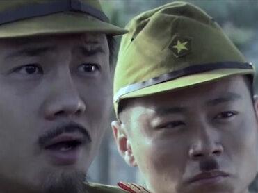 新兵蛋子被老兵看不起,不料手榴弹一扔,比迫击炮还要准! #勿忘国耻 #神勇投弹手 #电影推荐 #影视解说