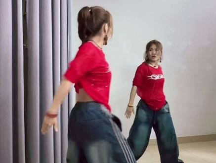 广场舞《一生清贫怎敢入繁华》 超长完整版 0.8倍速跟练
舞蹈原创:小詹
视频来自:小詹老师 教学课堂