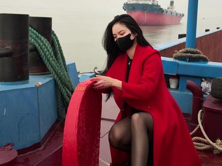 喜迎元宵节 鞭炮一响🧨黄金万两💰祝船运人顺风顺水顺财神。#正月十五闹元宵 #放炮 #过年氛围提前搞起来了 #跑船人的日常记录 #鞭炮一响黄金万两