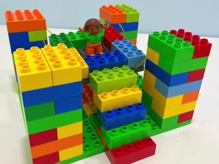 #大颗粒 #乐高积木搭建 #粉丝一千万 小班乐高积木搭建蹦床