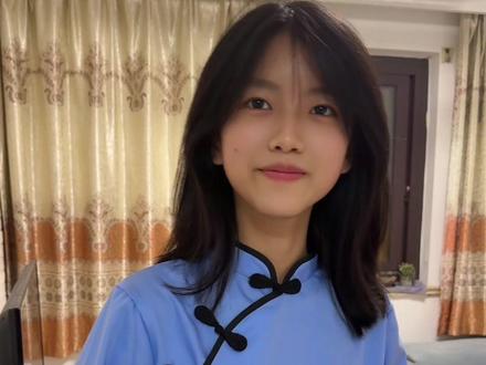 六一来啰 我喜欢蓝色这套,她非喜欢汉服这套,你们给个建议#六一来了