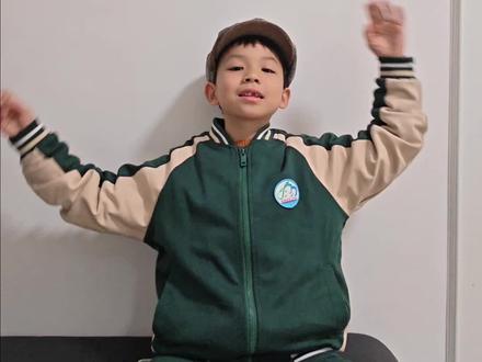 不会机械舞的进来!
昨天我们学习了机器人的基础~今天我们来练习一下!
大家可以跟着视频一点点的跟练~一定要坚持哦!
#街舞 #街舞教学 #少儿街舞 #少儿街舞教学