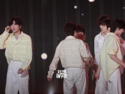 我好像知道桂恒为什么突然互相笑起来了🤫🤣
#张桂源 #陈奕恒 #桂恒 #TF家族 #tf家族新年音乐会