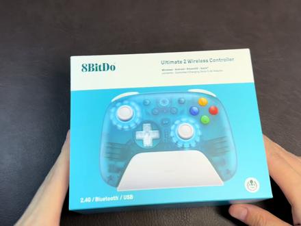 八位堂8BitDo猎户座2蓝透版,小手党狂喜! 这款手柄是专为亚洲中小手设计的,不仅耐用续航还长,握感特别贴合~ tmr,双切,背键,无线启停都给你。#八位堂 #8bitdo #猎户座2 #游戏手柄 #游戏外设