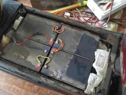 自己动手给电动车更换4块铅酸电池!