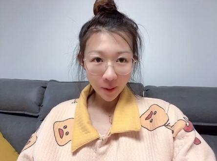 今天分享给即将做#四维 的孕妈们一个动作,如果宝宝不爱动你可以试一试让他动起来#孕期 #孕检 祝大家顺利通过