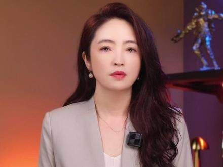 所有人都在问AI泡沫什么时候破,黄仁勋却说未来五年极不可能。芯片缺、电力缺、工人缺,反而给了他底气。开源闭源共存,中国模型很强但逼不垮美国——他看的不是眼前,是未来十年。#科技 #人工智能 #黄仁勋 #英伟达 #杜兰
