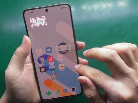 VIVOX60用着用着突然卡住不动了,重装CPU解决,一不小心掉层皮