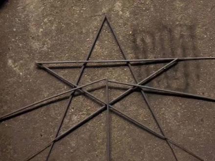 #仙女棒烟花 #仙女棒 新玩法、8根仙女棒教你打造爱心玩法!#烟花 #新年快乐 #抖音热门