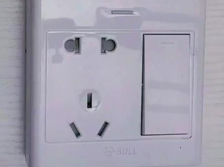 手把手教会你,五孔插座带开关的教程
#电工接线#电工#水电魏工