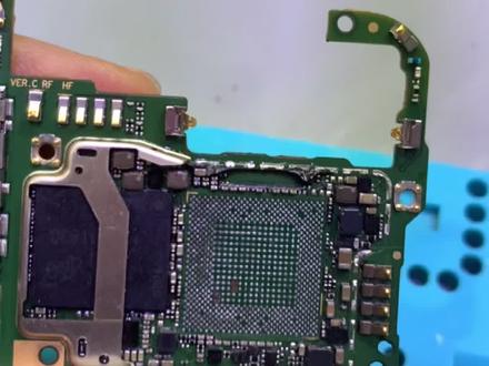 荣耀10,正常使用突然卡死自动重启,CPU重值开机,完美搞定#主板芯片级维修 #荣耀10重启修复