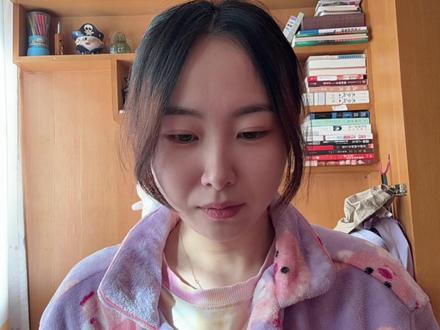 再多拍一秒就要笑出声了 紫薯精原创:@周小闹 #模仿 #紫薯精 #周小闹紫薯精 #搞笑