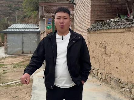 甘肃炎阳,半坡起步。感谢炎阳带领我领略大西北的风情。顶配半坡起步,希望大家多多支持聚兴好水😊#甘肃炎阳 #半坡起步#炎阳 #甘肃不大创造神话 @甘肃●炎阳(创造神话)