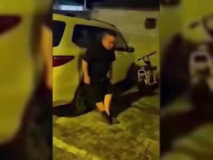 盘点酒后尴尬名场面,男子吹牛千杯不倒,一杯下肚醉成喷泉 #尴尬时刻#迷惑行为大赏#满级人类搞笑视频#盘点系列