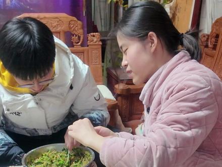 包真的的脚子 朋友们,我来教你们包真的饺子,你们都包错啦#上热门 #包饺子手法教程