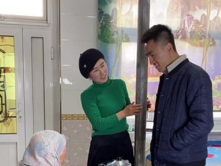 姐姐早上送娃上学后,顺便回家帮爸妈做一顿干拌面,这就是近嫁的优势吧!#新农人计划2021 #我的乡村生活 #记录真实生活#干拌面