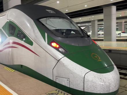 “AD钙奶”竟然还有商务座,里面设置堪比智能动车组的商务座 #复兴号 #动车 #动车组