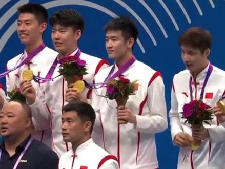 杭州亚运会中国羽毛球男团成功卫冕,小将们成功经住了考验 #亚运会国羽 #羽毛球 #亚运会国羽男团 #夺冠