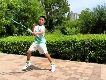 差不多行了😂别练了别练了,再这么练下去,真要被选进国家队怎么办呀~ #网球运动🎾 #别练了再练进国家队怎么办 #网球少年 #热门话题网球🎾