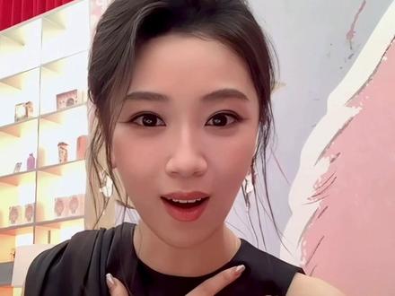 感谢陈靖可老师拯救社恐美吉🥹人真好 新人演员在大社交场合社恐的时候有前辈演员老师带着打招呼真的会非常非常非常感谢
#星光大赏 #朱美吉 #陈靖可