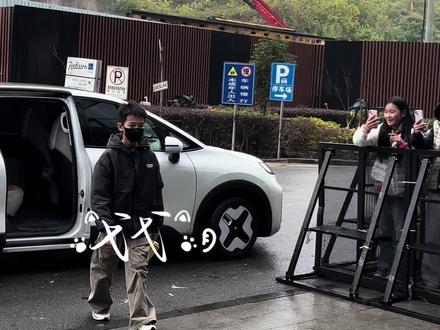 佟弋1.25上班(终于换外套了)#佟弋 #fyp #五代