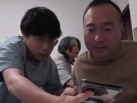 忍不住了,骄傲一下,屏蔽生 高考前30名的物化生,太淡定了,忍了一天还是忍不住分享一下喜悦,谢谢我的宝贝给我最好的礼物就是把你自己变成最好的😄😄😄#创作者中心 #创作灵感 #屏蔽生 #高考屏蔽生 #查分#查分