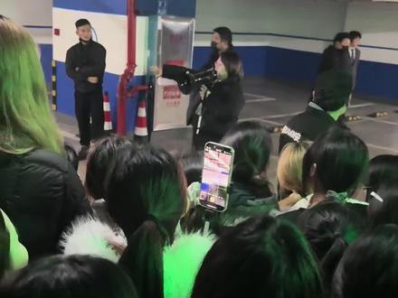 今天的秩序真的很好!今天一天没白等!#张凌赫 #张凌赫长沙 #张凌赫线下