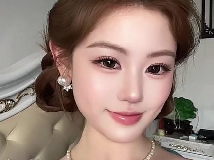 方圆脸宝宝过年都来化这个流光妆~国泰民安的感觉!#潮妆研究所 #新年妆容blingbling #新手化妆教程 #方圆脸 #新年