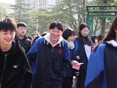 决战高考!直击华容怀乡学子高考誓师现场
