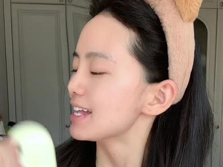 不亏是坤坤代言的防晒!羊毛都大些!姐妹们防晒真不只是有太阳的时候涂 阴天出门都给我涂起来 十年之后你会来蟹我#防晒霜种草 #美白从防晒开始 #把价格打下来 #防晒又美白 #柳丝木防晒