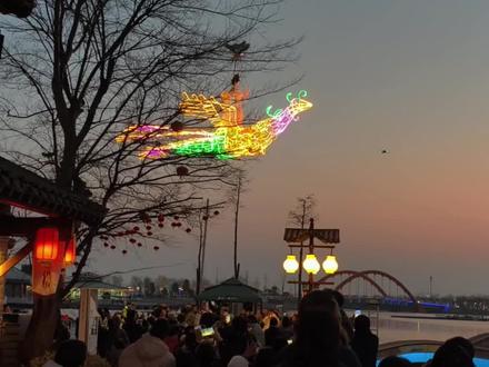 沔阳小镇一座富有历史沉淀的小城,过年期间节目看不完,建议大家早点去❗️#人山人海太热闹了 #沔阳小镇 #非遗贺岁沔阳有戏 #武汉周边游 #沔阳小镇过大年