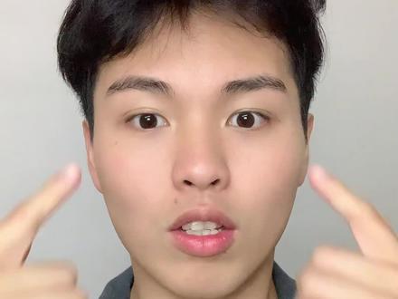 两个动作练出双眼皮
#双眼皮 #双眼皮蜕变记